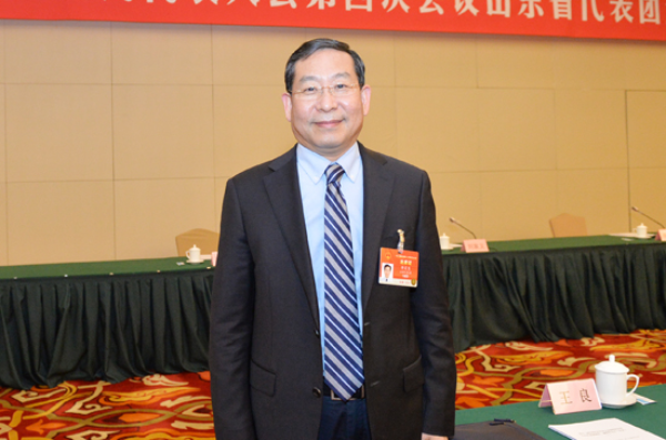 全国人大代表毕宏生：从幼儿园开展常态视力筛查，尽早做bsports必一体育筛查